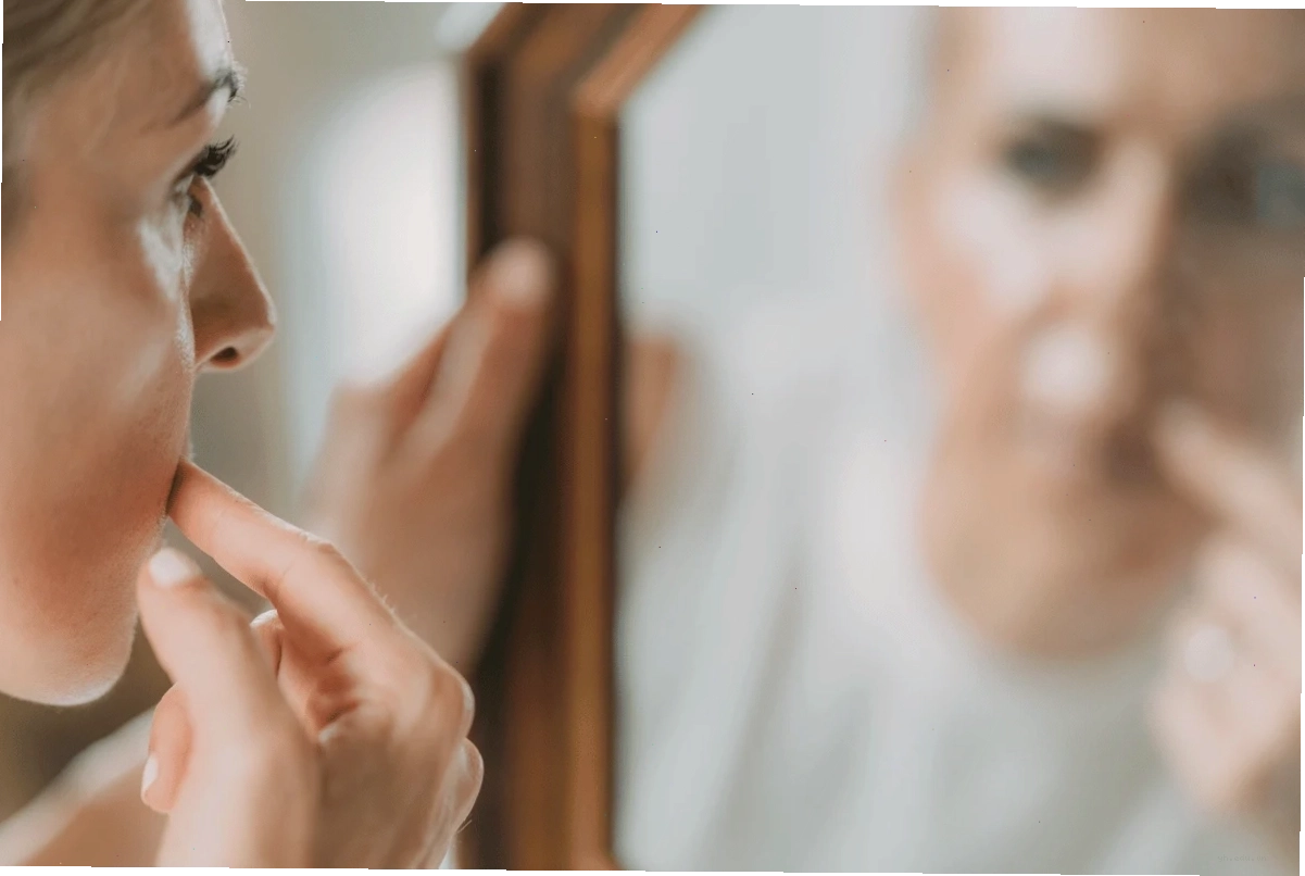 Ám ảnh về ngoại hình và bệnh OCD