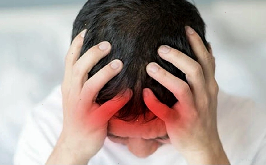 Ảnh chụp minh họa các dấu hiệu yếu tay chân và tê mặt kèm theo trong đột quỵ