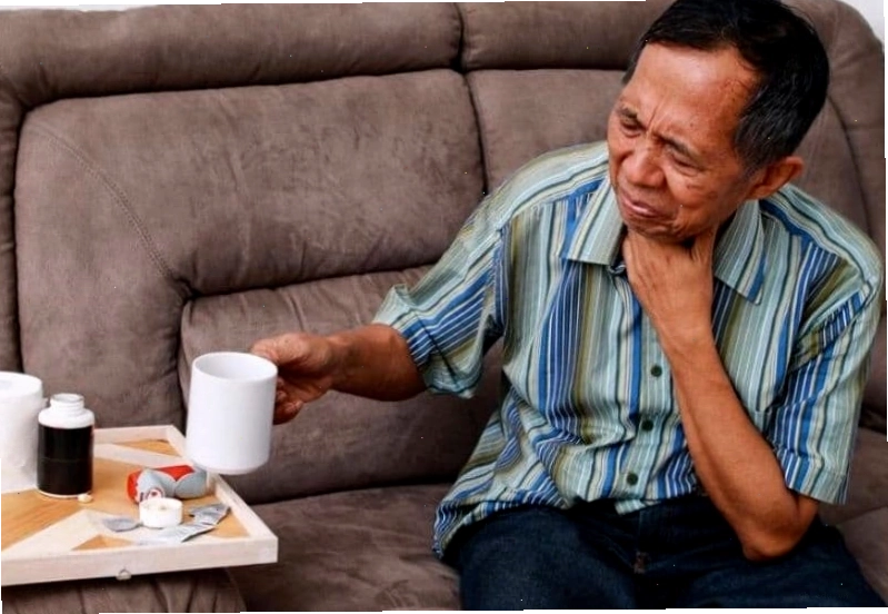 Ảnh minh họa người bệnh có cảm giác khó nuốt khi uống nước