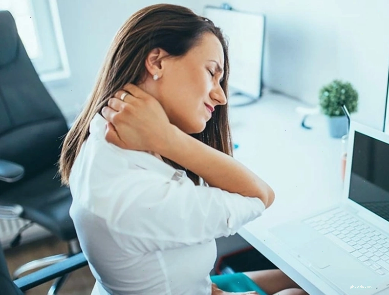 Ảnh minh họa triệu chứng đau cổ vai gáy