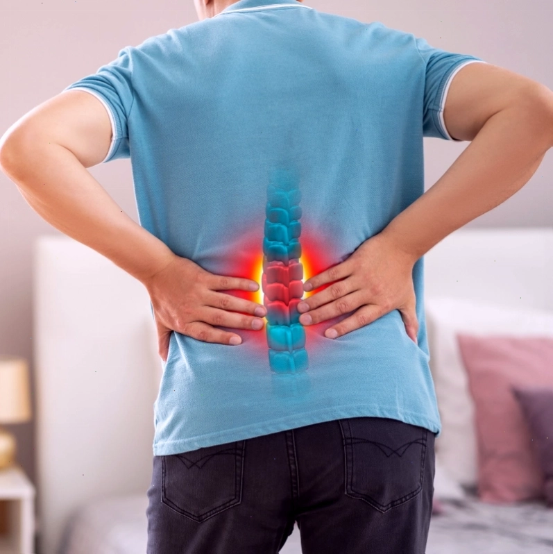 Ảnh mô tả tình trạng thoát vị đĩa đệm gây ảnh hưởng đến khả năng đi lại