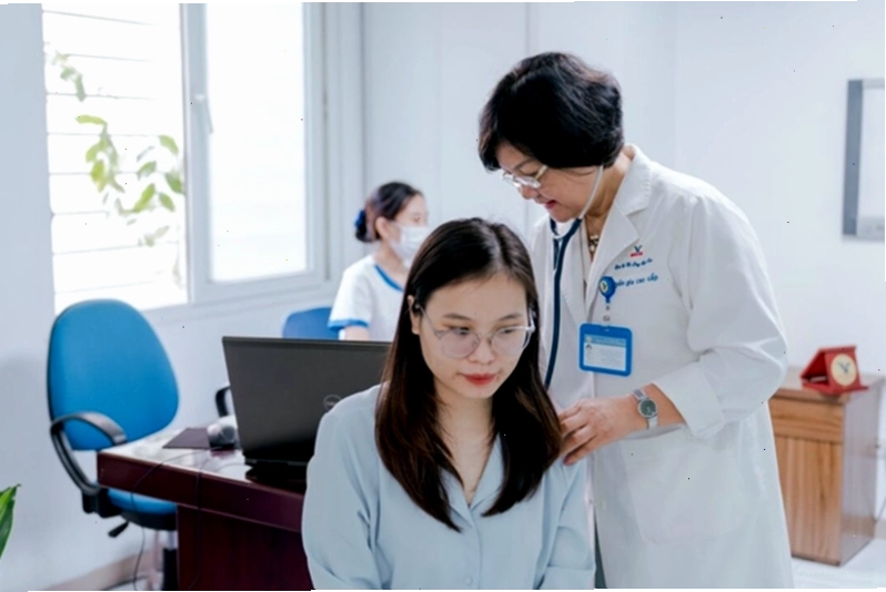 Ảnh người bệnh đi khám sức khỏe