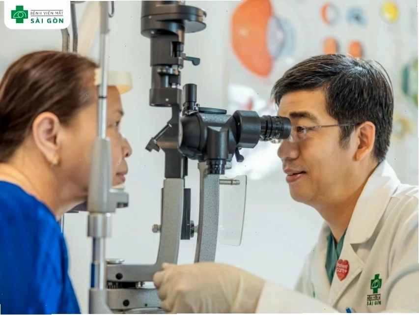 Bác sĩ chẩn đoán glaucoma qua 6 bước