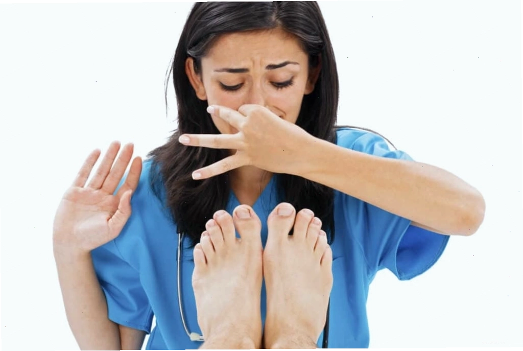 Bàn chân ẩm ướt gây khó chịu