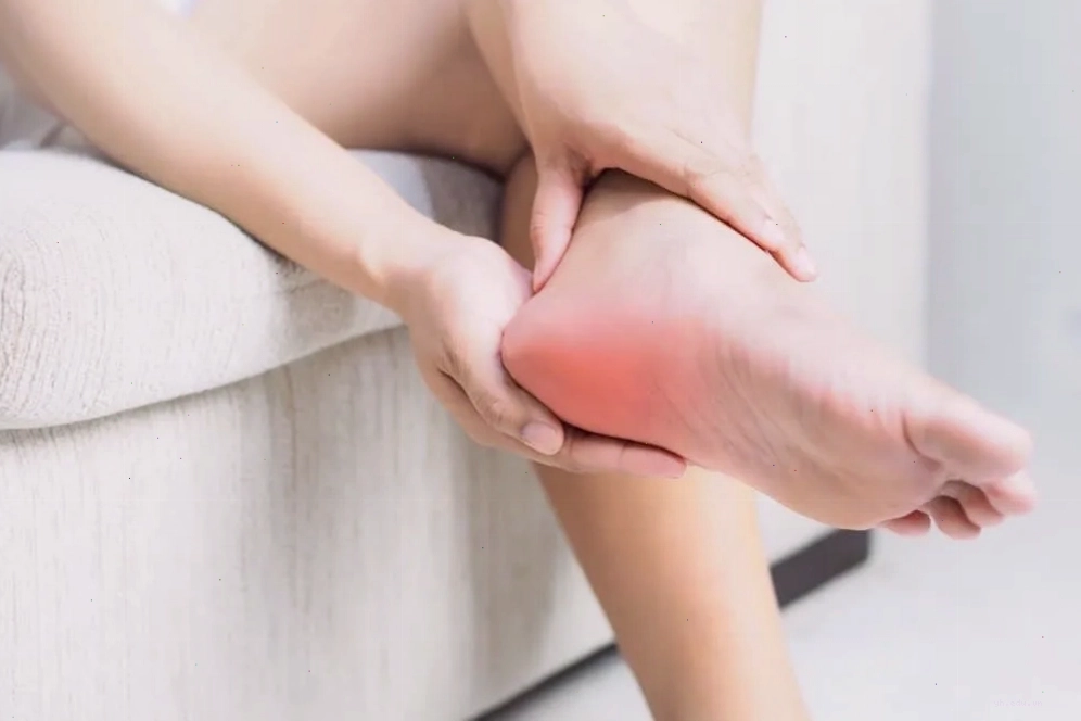 Bị đau gót chân trái là bệnh gì?