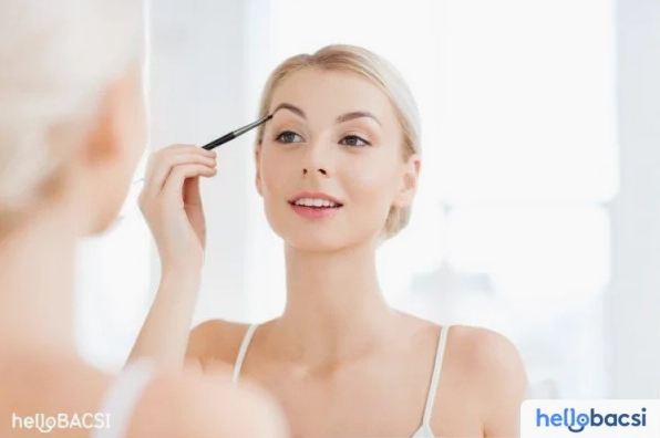 Bị rụng lông mày là bệnh gì và những nguyên nhân tiềm ẩn bạn cần biết
