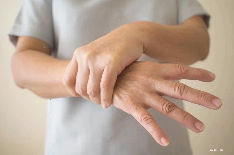 Các triệu chứng Parkinson điển hình