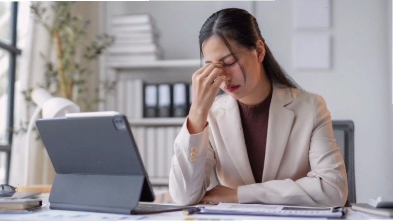 Căng thẳng hoặc lo lắng sẽ dễ dẫn đến tăng huyết áp đột ngột