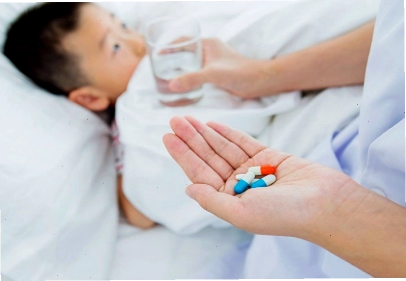 Cho trẻ dùng thuốc theo chỉ dẫn của bác sĩ