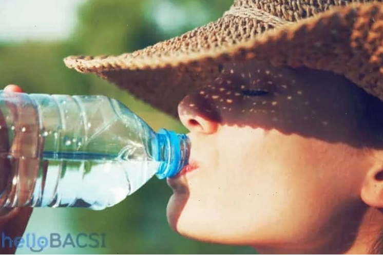 Chứng khát nước khiến bạn uống nước liên tục