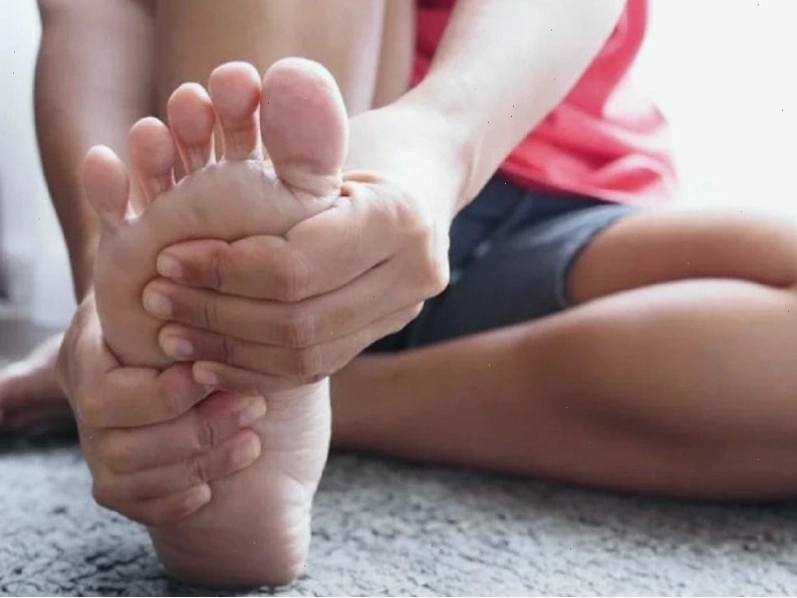 Chuột rút bàn chân nguyên nhân và cách phòng tránh 1