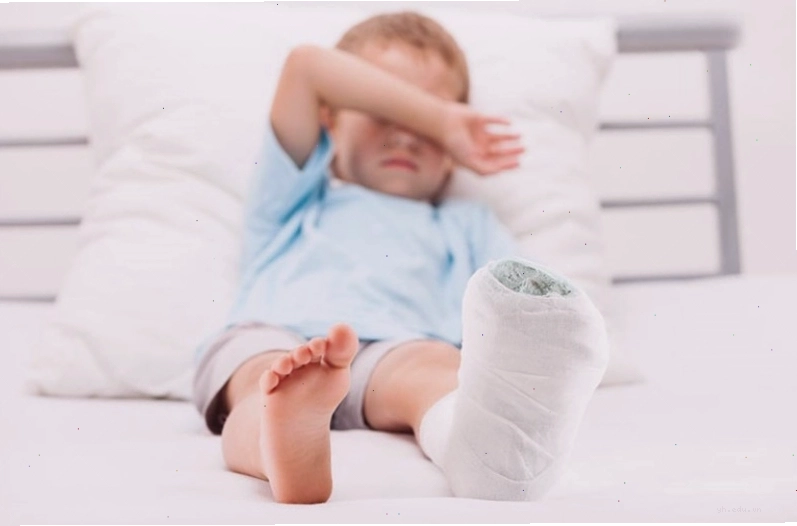 Dấu hiệu chung của xương thủy tinh là xương dễ gãy