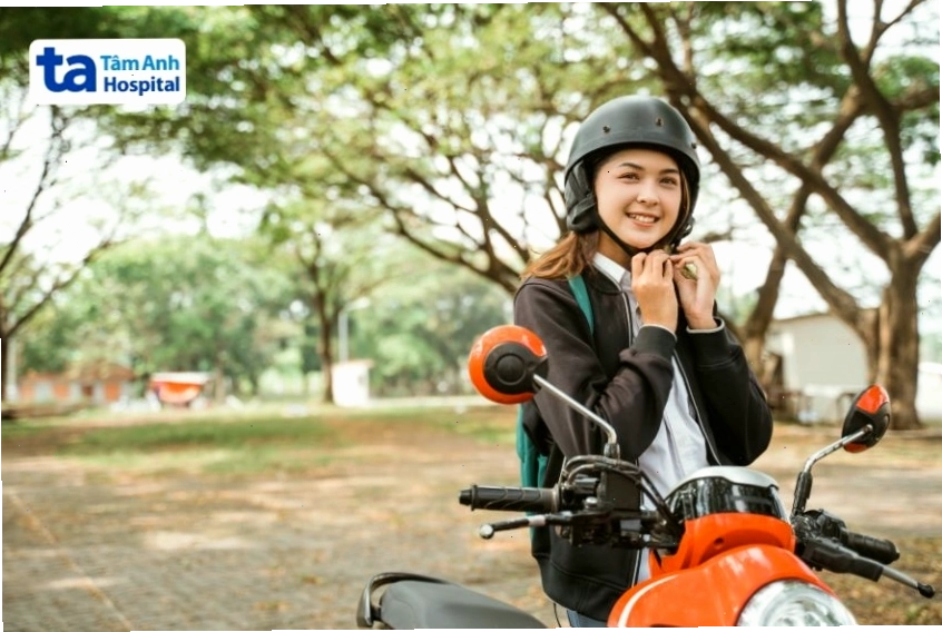 Đội nón bảo vệ đầu giúp phòng tránh chấn thương