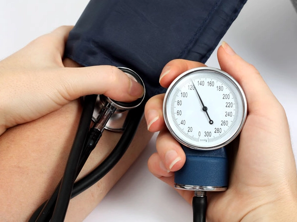 Giải đáp người hay bị ngất xỉu là bệnh gì và cách xử lý hiệu quả