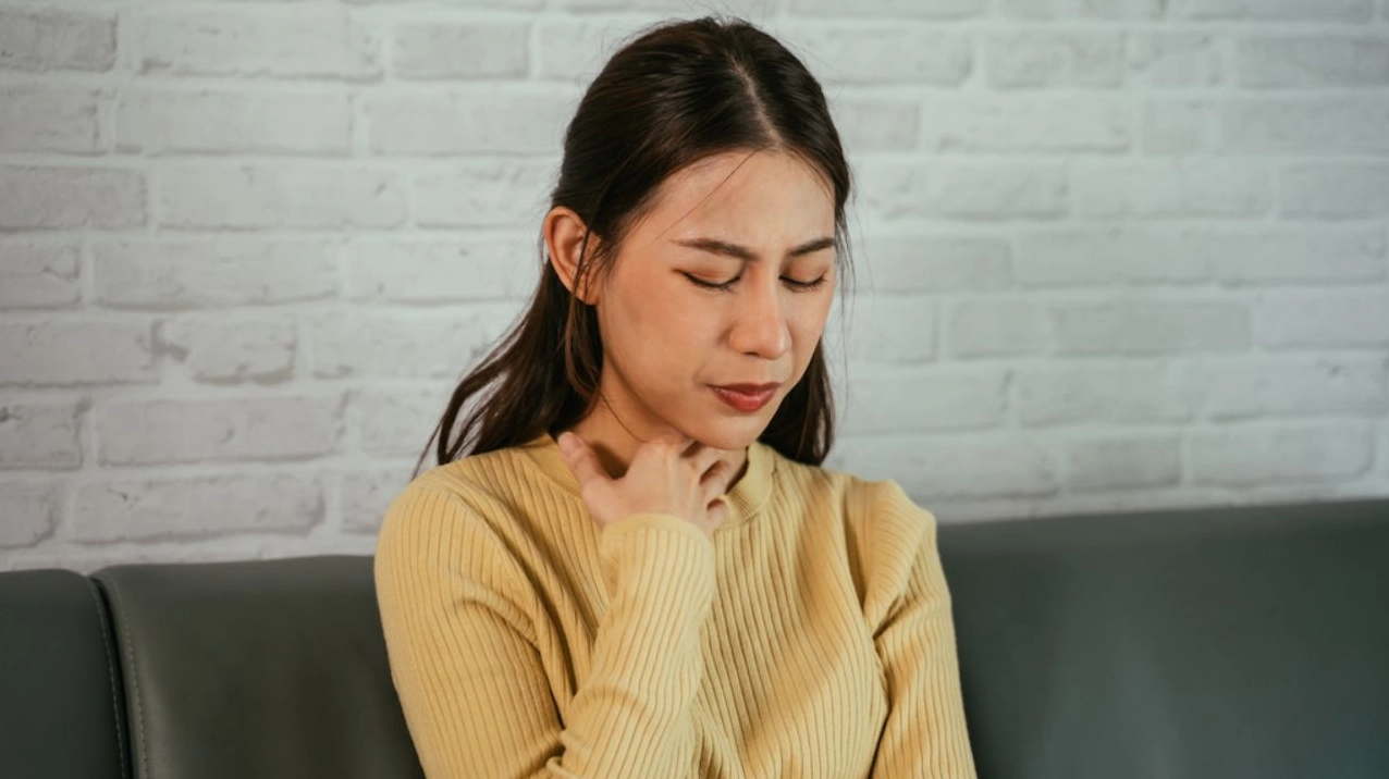 Giải đáp ợ hơi nóng cổ là bệnh gì và cách xử lý theo khoa học