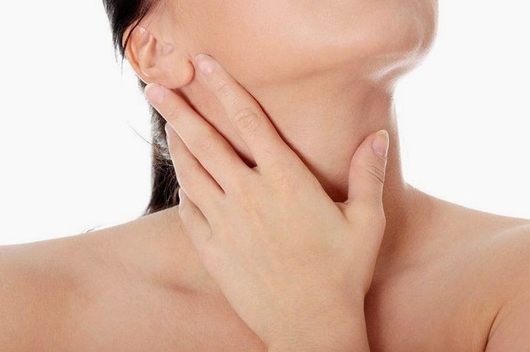 Giải đáp thắc mắc đổ mồ hôi tay chân nhiều là bệnh gì