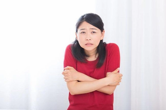Giải mã hiện tượng cảm thấy ớn lạnh là bệnh gì theo y khoa