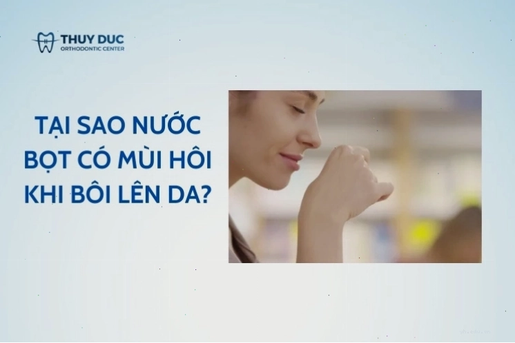 Giải thích cơ chế tại sao nước bọt có mùi hôi khi tiếp xúc với bề mặt da