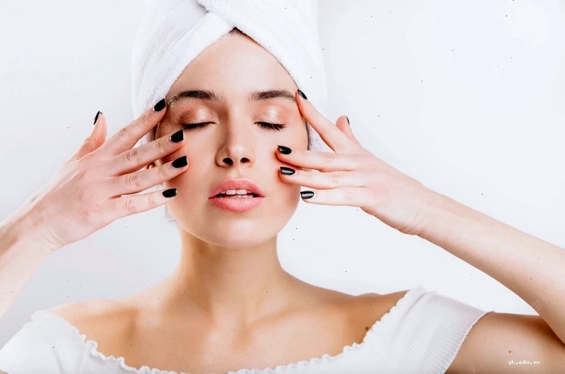 Hạn chế sử dụng muối để phòng ngừa sự sưng phù mặt