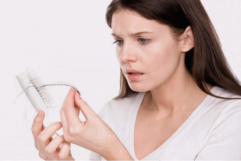Hình ảnh minh họa tình trạng rụng tóc bất thường