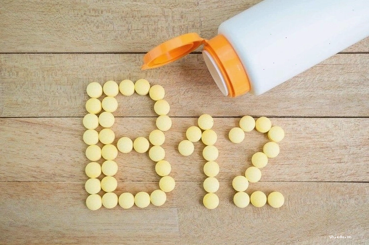 Hình ảnh minh họa về tình trạng thiếu hụt vitamin B12 gây ảnh hưởng đến hệ thần kinh