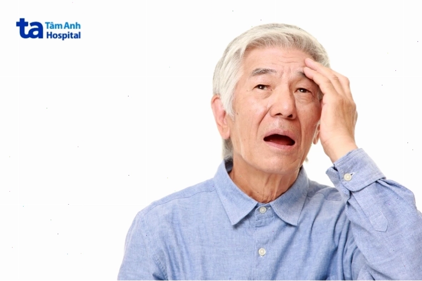 Hình ảnh người cao tuổi gặp tình trạng suy giảm trí nhớ không tập trung