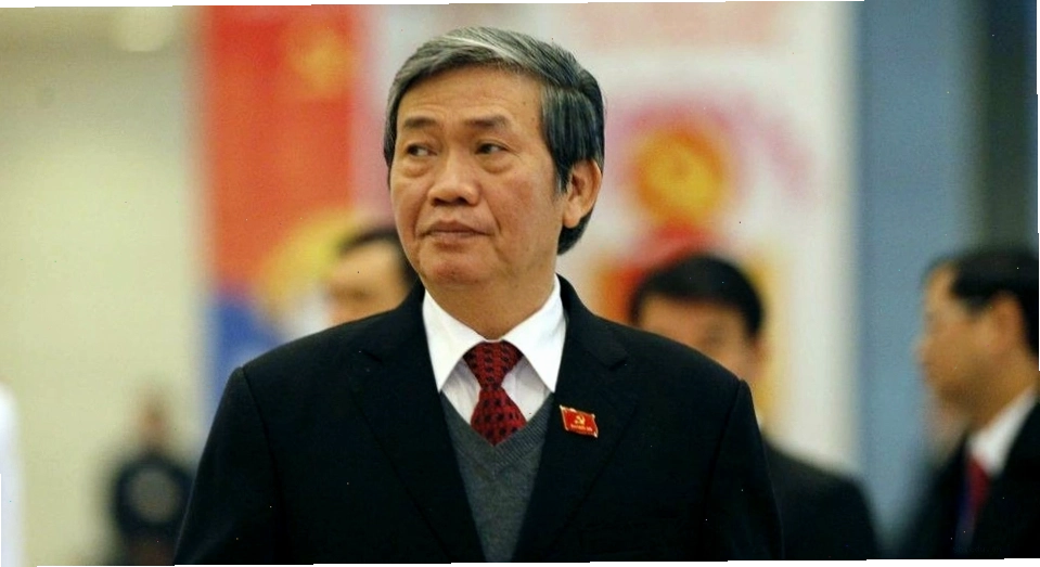 Hình ảnh ông Đinh Thế Huynh trong công việc