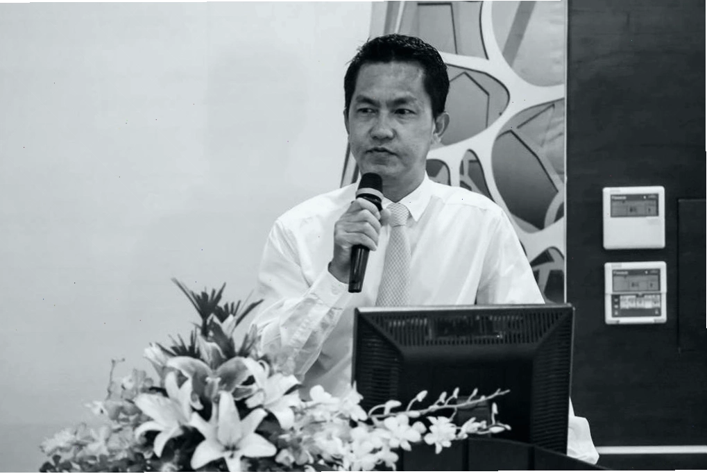 Hình ảnh ông Hồ Nhân thời trẻ
