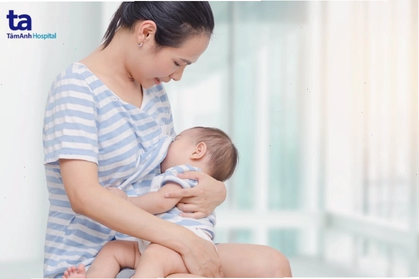 Hình ảnh tư vấn sức khỏe về việc lây truyền qua sữa mẹ