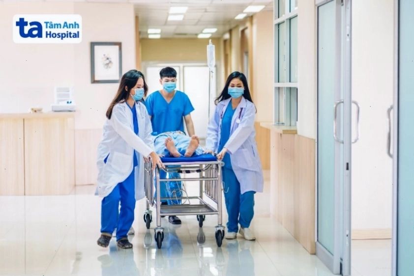 Hướng dẫn cấp cứu người có dấu hiệu méo miệng đột ngột