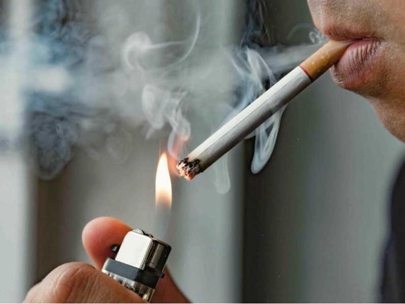 Hút thuốc lá làm tăng nguy cơ mắc bệnh máu trắng