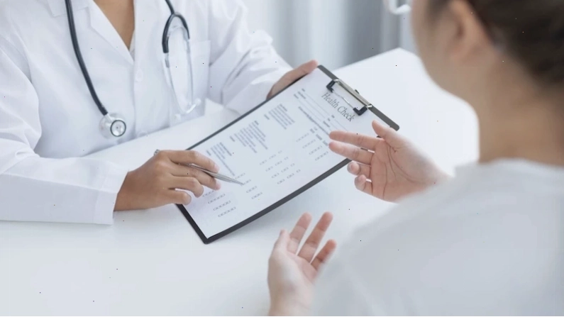 Khí hư có mùi chua nguyên nhân dấu hiệu và cách xử lý hiệu quả