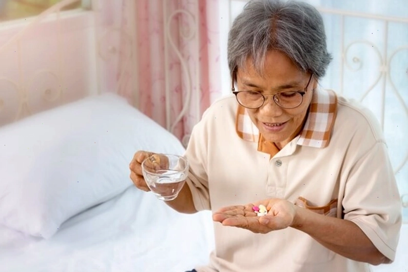 Kiểm tra và theo dõi lượng đường huyết thường xuyên để can thiệp kịp thời