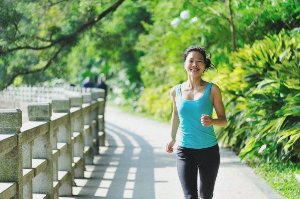 Luyện tập thể dục thể thao giúp khắc phục cơn bốc hỏa