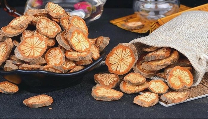 Màu sắc đặc trưng của dây huyết rồng khi cắt