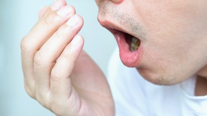 Minh họa tình trạng hơi thở có mùi hôi và cách giữ hơi thở thơm mát