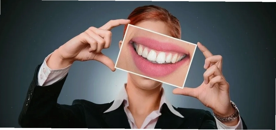 Môi giật là điềm báo gì