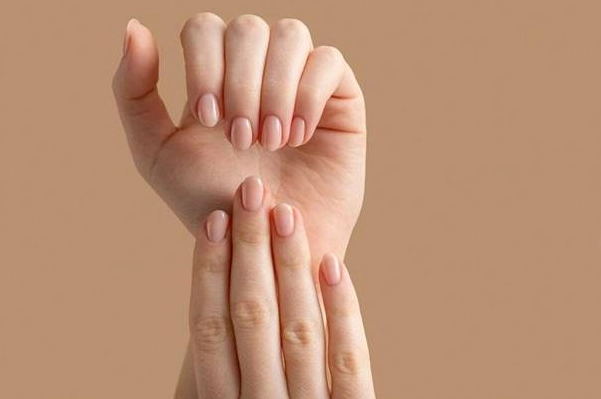 Móng tay bị thâm đen là bệnh gì và những dấu hiệu cảnh báo sức khỏe