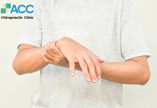 Ngủ dậy bị tê tay chân là bệnh gì và cách xử lý hiệu quả nhất