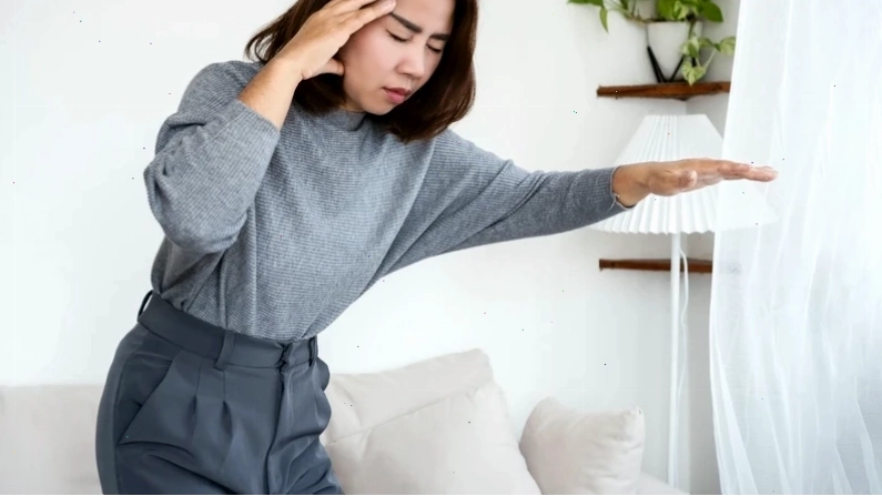 Người bệnh cảm thấy đầu lâng lâng và mất thăng bằng nhẹ