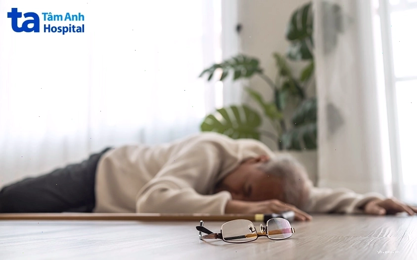 Người bệnh gặp tình trạng ngất xỉu đột ngột