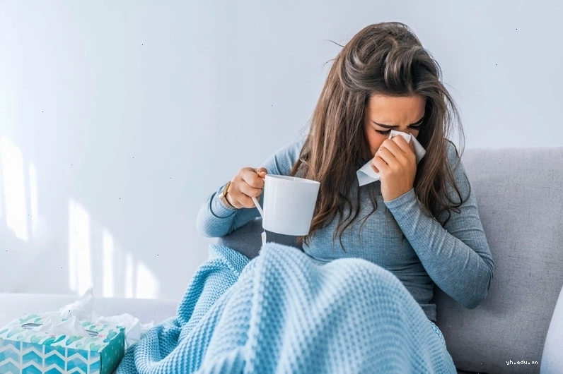Người lúc nóng lúc lạnh nhưng không sốt là một trong những biểu hiện thường thấy trong cuộc sống