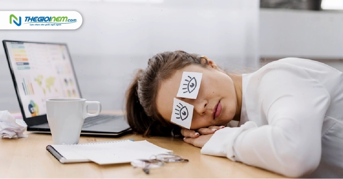 Người phụ nữ ngủ không sâu giấc