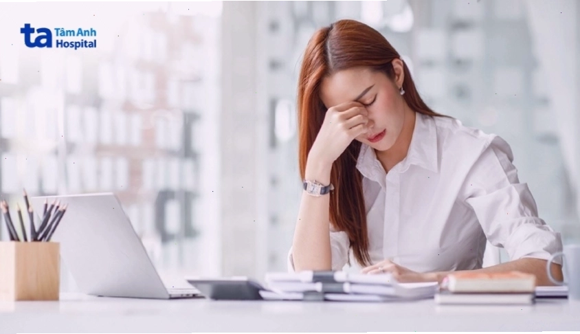 Người trẻ bị hồi hộp lo lắng do áp lực công việc và học tập