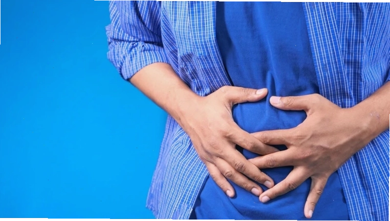 Nhiễm trùng đường tiết niệu là nguyên nhân phổ biến gây tiểu ra máu