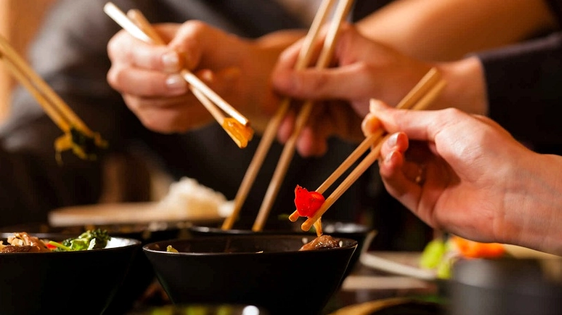 Những điều cần biết về các loại bệnh gì lây qua đường ăn uống