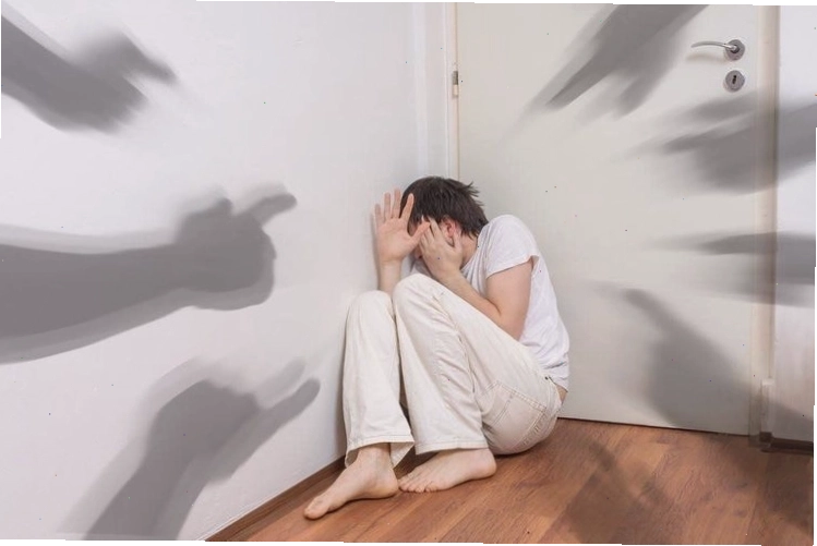 Những người bị PTSD có thể bị hồi tưởng, ảo giác