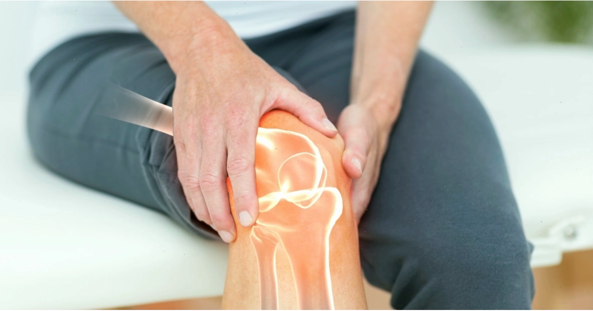 Quả Nhàu hỗ trợ điều trị sưng đau trong các bệnh lý cơ xương khớp