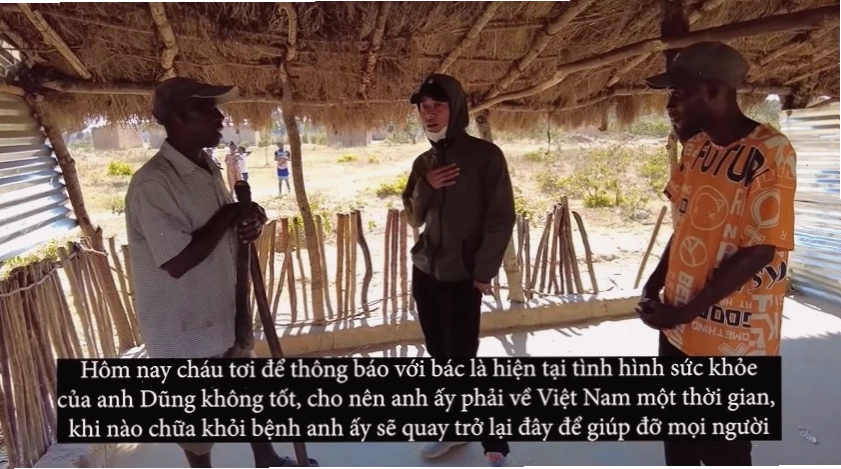 Quang Linh và các thành viên team Châu Phi