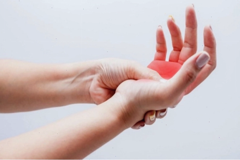Sơ đồ hướng dẫn xác định tình trạng run ngón tay cái